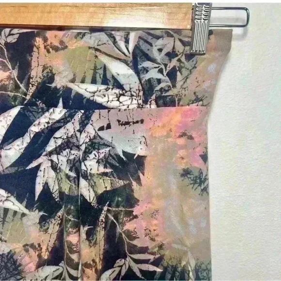 Mahari Moda Intima Tropical Print Stretch Yoga Pants Size Medium - Picture 3 of 9